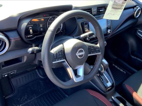 New 2025 Nissan Versa SR w/ Trunk Package image 7