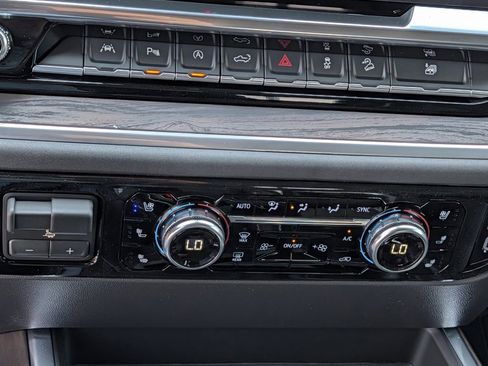 New 2026 GMC Sierra 1500 SLT image 15