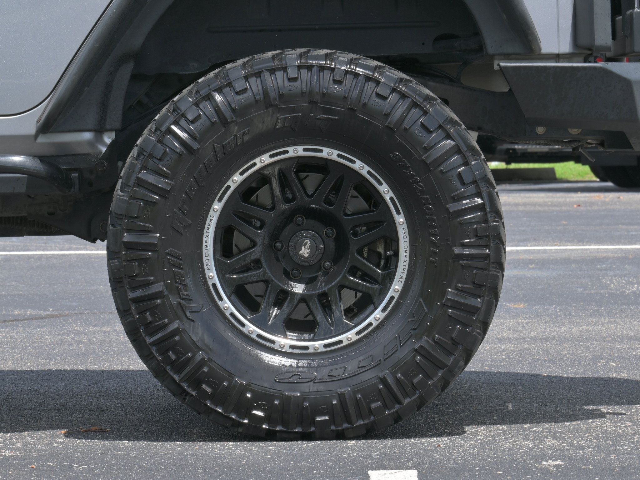 Used 2013 Jeep Wrangler Unlimited Rubicon w/ Connectivity Group AWD/4WD image 33