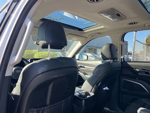 Used 2021 Kia Telluride SX w/ Towing Package image 9