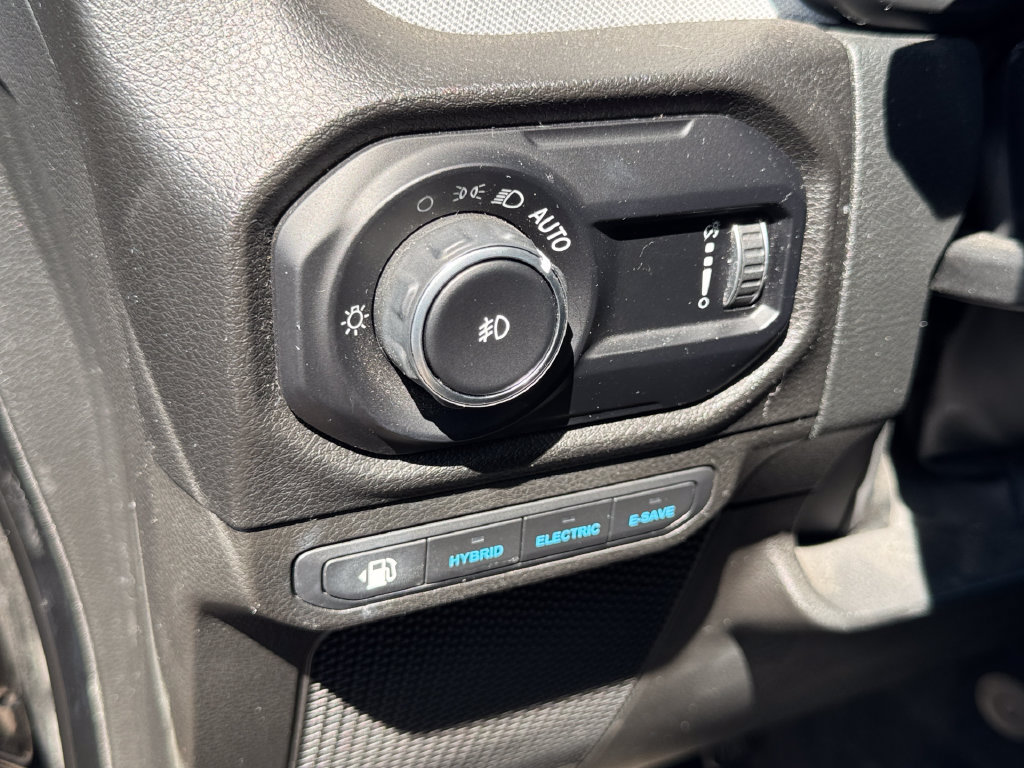 Used 2024 Jeep Wrangler Unlimited AWD/4WD image 11