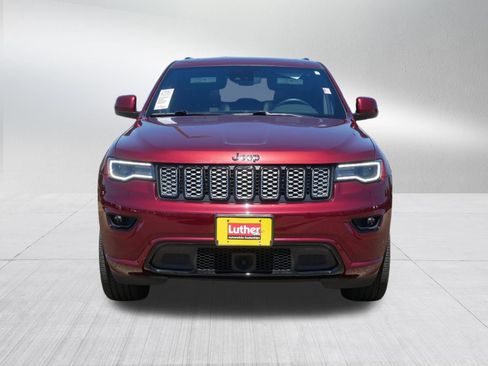 Used 2022 Jeep Grand Cherokee Laredo X AWD/4WD image 2