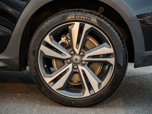 Used 2023 Volvo V60 B5 Cross Country Plus image 19