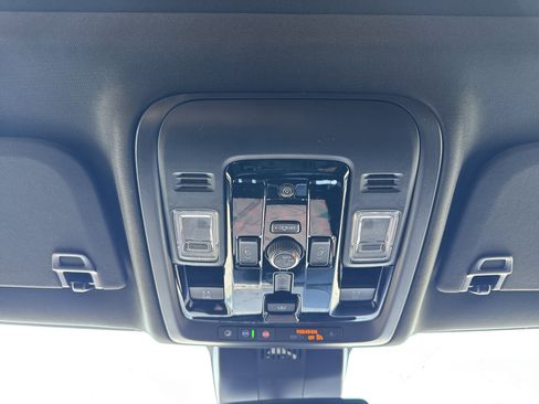 New 2026 GMC Yukon XL Denali w/ Sun & Power Step Package AWD/4WD image 22