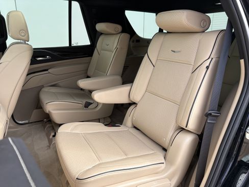 Certified 2024 Cadillac Escalade Premium Luxury image 13