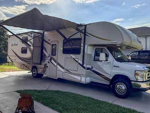 Used 2017 Ford E-450 and Econoline 450 Super Duty w/ Motorhome Prep Package RWD image 15