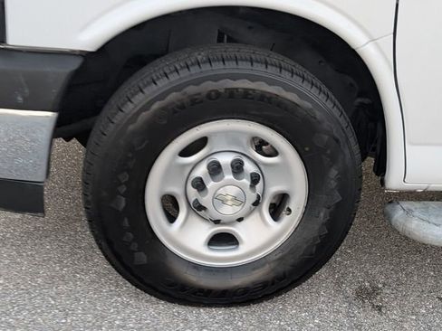 Used 2021 Chevrolet Express 2500 w/ Driver Convenience Package RWD image 4