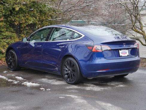 Used 2019 Tesla Model 3 Standard Range image 12