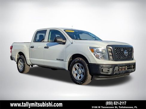 Used 2018 Nissan Titan S image 1