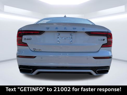 Used 2021 Volvo S60 T5 Momentum image 6