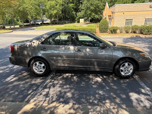 Used 2002 Toyota Camry LE FWD image 3