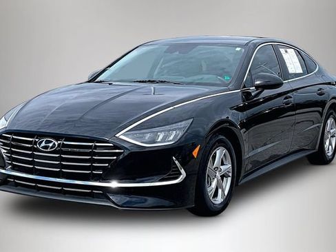 Used 2022 Hyundai Sonata SE FWD image 2