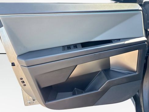 Used 2025 Tesla Cybertruck AWD Crew Cab image 25