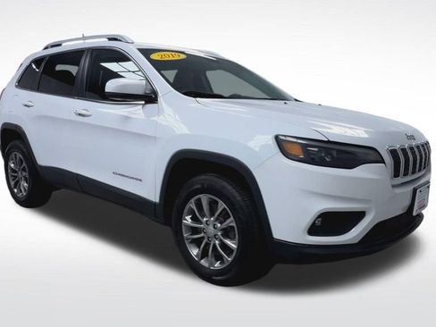 Used 2019 Jeep Cherokee Latitude Plus AWD/4WD image 2