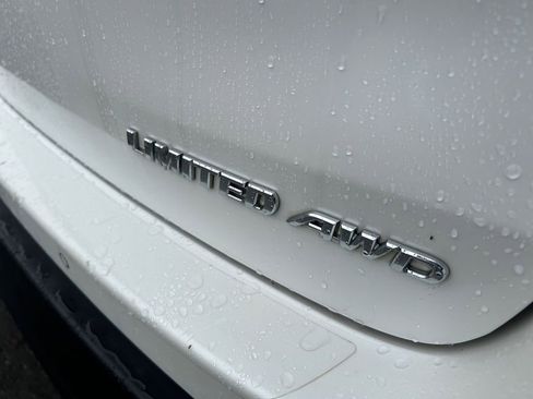 Used 2018 Toyota Highlander AWD V6 image 31