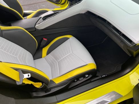 Used 2022 Chevrolet Corvette Stingray Premium Conv w/ Z51 Performance Package RWD image 20