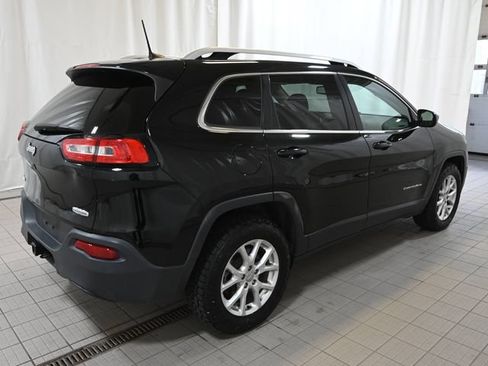 Used 2018 Jeep Cherokee Latitude Plus w/ Cold Weather Group AWD/4WD image 13