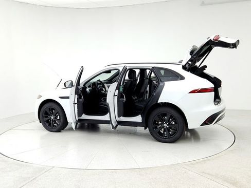 Certified 2025 Jaguar F-PACE R-Dynamic S image 12