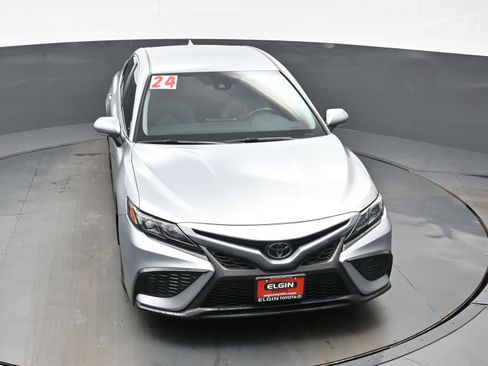 Used 2024 Toyota Camry SE image 34