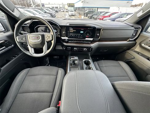 Used 2024 GMC Sierra 1500 Elevation image 25