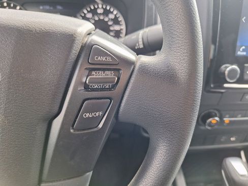 Used 2024 Nissan Frontier SV image 17