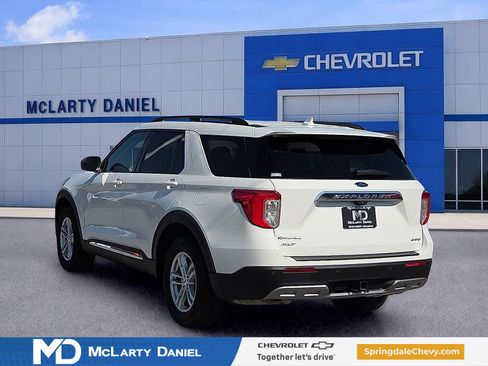 Used 2022 Ford Explorer XLT w/ Equipment Group 202A AWD/4WD image 4