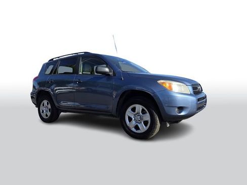 Used 2008 Toyota RAV4 2WD w/ 3rd Row image 2