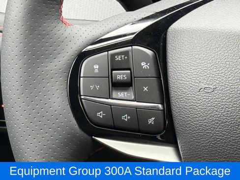 Used 2025 Ford Explorer ST-Line w/ Premium Package AWD/4WD image 32