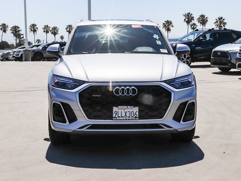 Used 2022 Audi Q5 e Premium Plus w/ Premium Plus Package AWD/4WD image 2