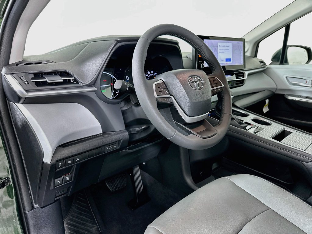 Certified 2026 Toyota Sienna XLE FWD image 9