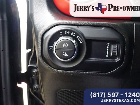 Used 2023 Jeep Gladiator Rubicon w/ Cold Weather Group AWD/4WD image 16