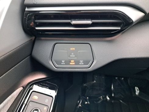 New 2026 Volkswagen ID.4 Pro AWD/4WD image 30