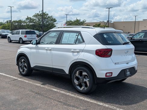 Used 2026 Hyundai Venue SEL FWD image 3