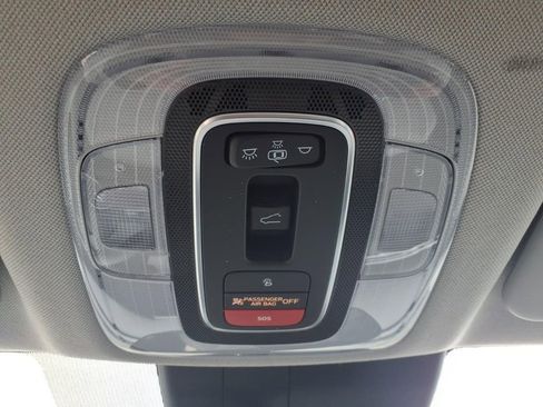 Used 2022 Hyundai Elantra Limited image 17