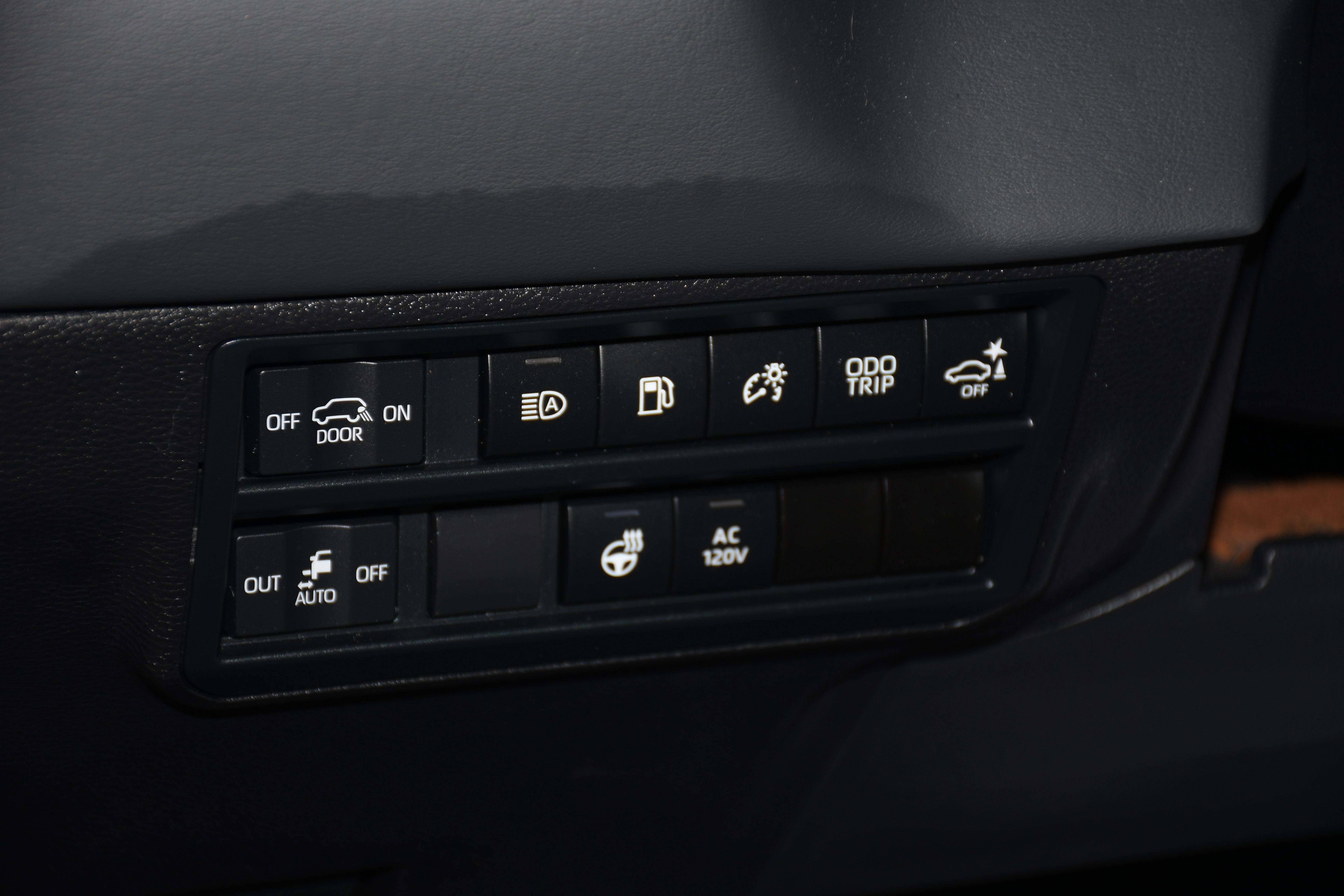 Certified 2025 Toyota Sequoia Platinum AWD/4WD image 14