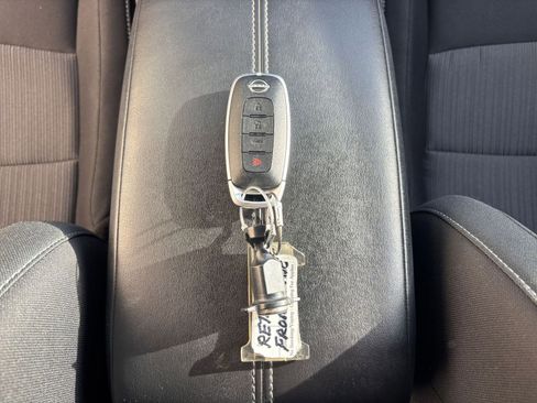 Used 2025 Nissan Sentra SV image 22