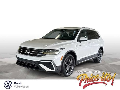 Certified 2023 Volkswagen Tiguan SE FWD image 1