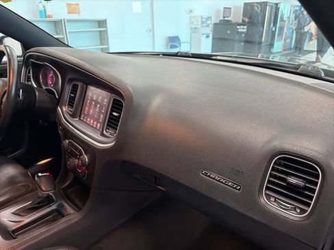 Used 2015 Dodge Charger R/T w/ Plus Group RWD image 31