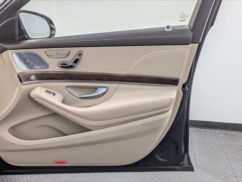 Used 2018 Mercedes-Benz S 450 4MATIC Sedan w/ Premium Package image 22