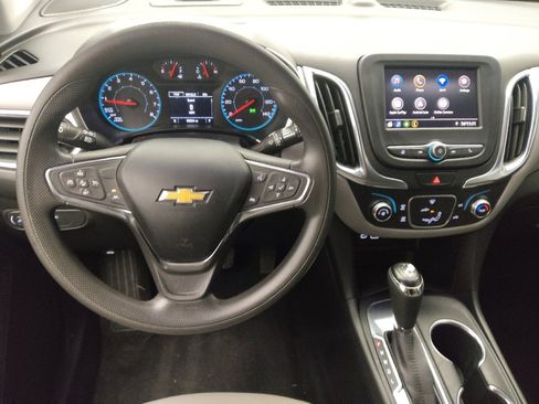 Used 2021 Chevrolet Equinox LS FWD image 22
