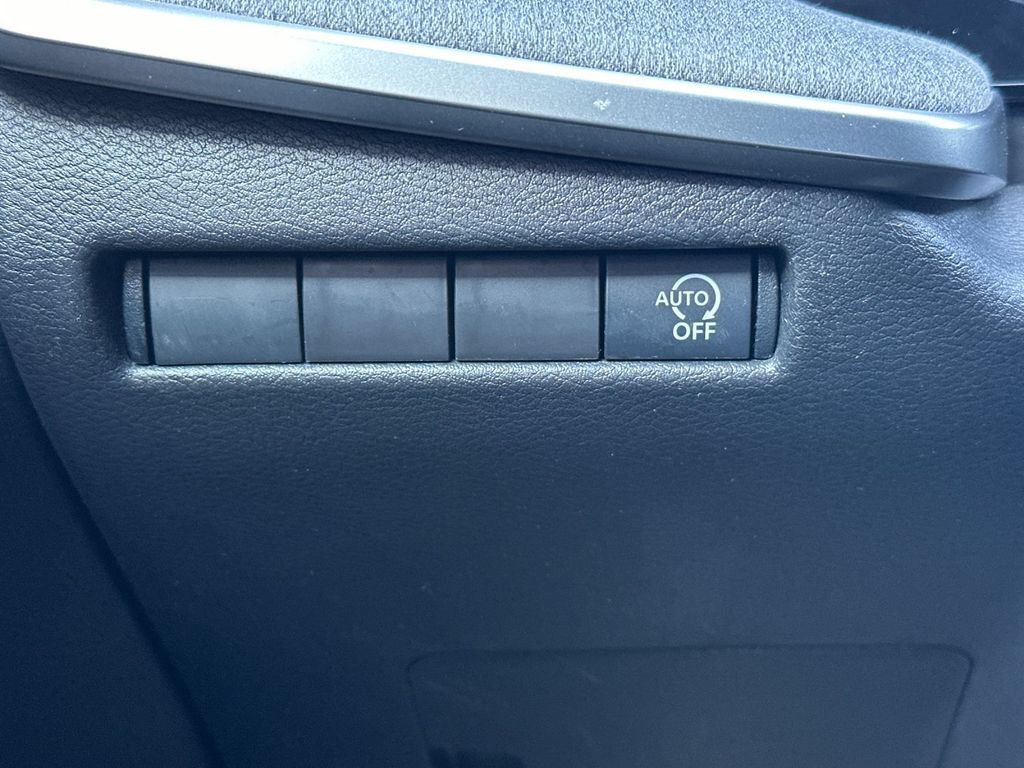Used 2026 Nissan Kicks SV FWD image 30