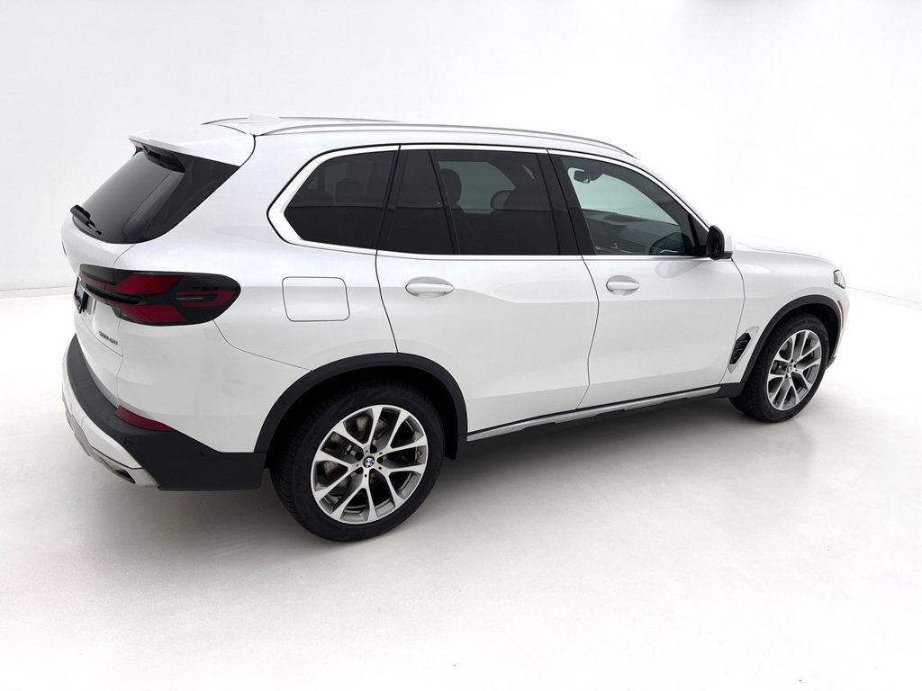 Certified 2024 BMW X5 xDrive40i w/ Parking Assistance Package AWD/4WD image 6