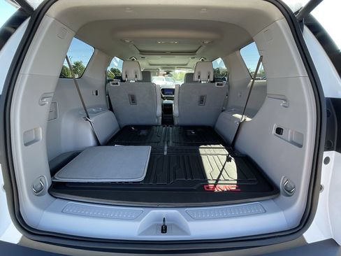 Used 2019 GMC Acadia SLT w/ LPO, Floor Liner Package FWD image 27