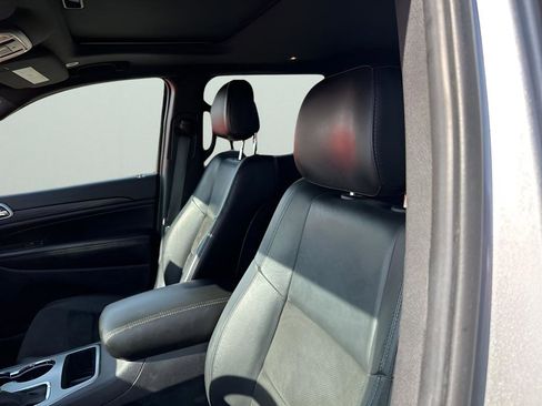 Used 2019 Jeep Grand Cherokee Altitude image 27