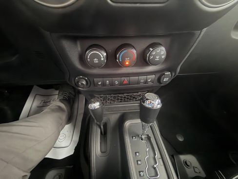 Used 2015 Jeep Wrangler Unlimited Sahara w/ Trailer Tow Group AWD/4WD image 17
