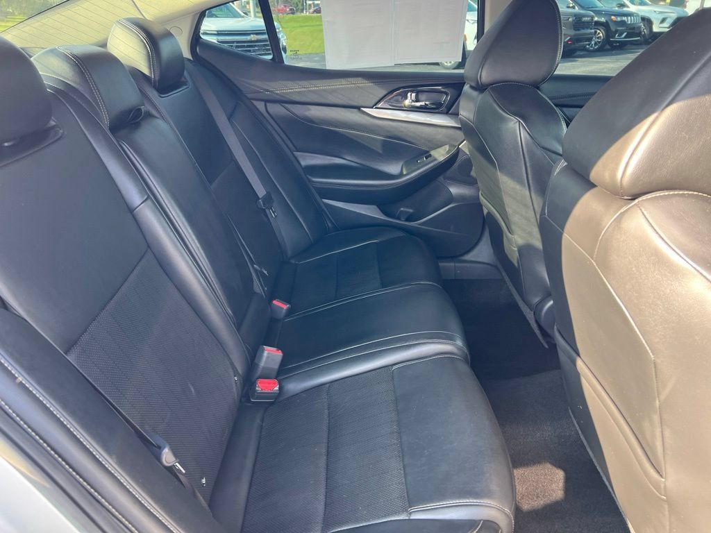 Used 2020 Nissan Maxima 3.5 SV w/ Floor Mat Group FWD image 25