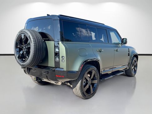 New 2026 Land Rover Defender 110 X-Dynamic SE image 5