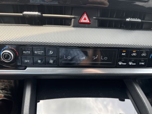 Used 2023 Kia Sportage LX AWD/4WD image 29