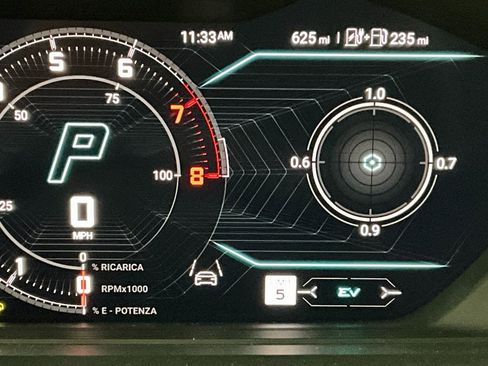 Used 2025 Lamborghini Urus SE image 17