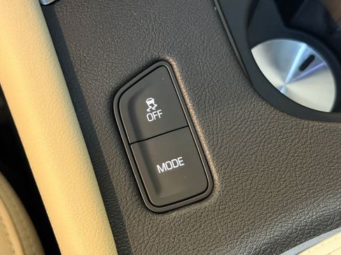 Used 2019 Cadillac XT5 Premium Luxury w/ Driver Assist Package FWD image 33
